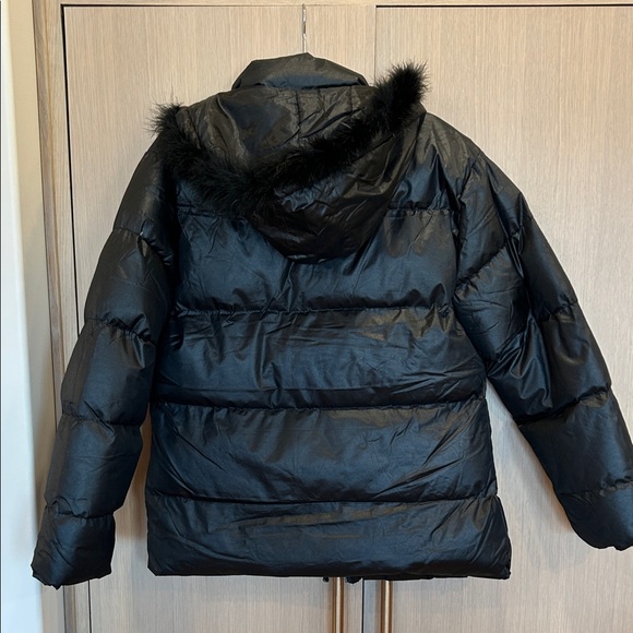 Stylish Black Women's Puffer Coat - Picture 5 of 8